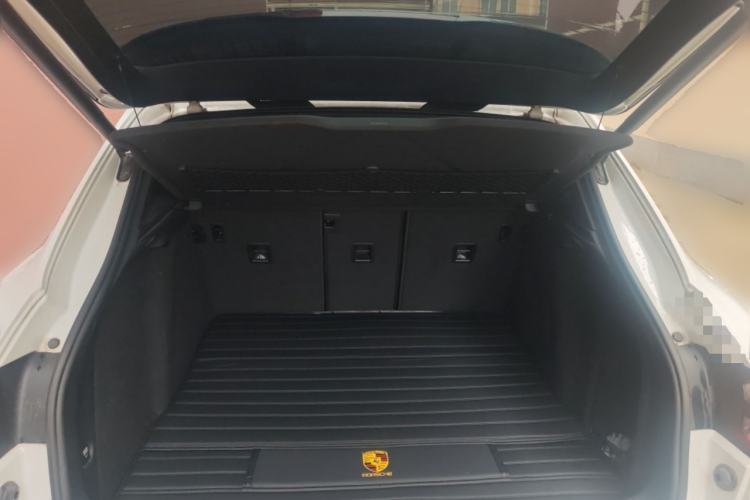 Used Porsche Macan 2016 Macan 2.0T Trunk