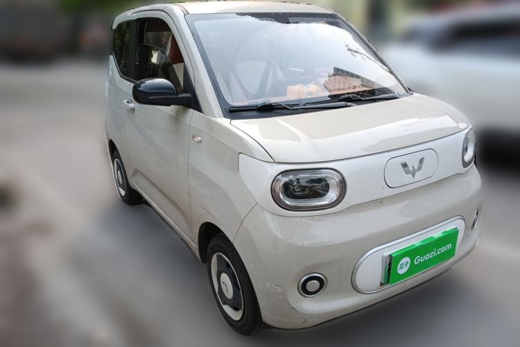 Used Wuling Hongguang MINIEV 2024 3rd Generation 215km Youth Edition Front Right 45 Deg