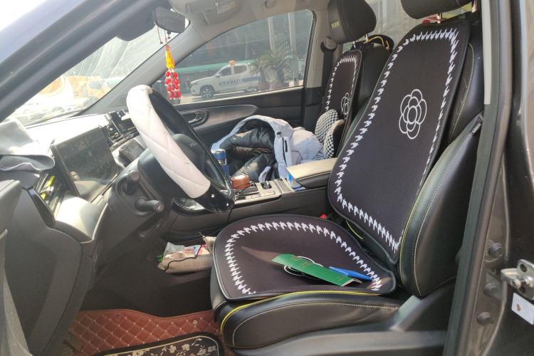 Used Roewe RX5 2023 PLUS 330TGI Automatic Trendsetting Smart Edition
