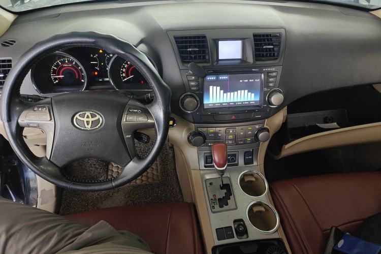 Used Toyota Highlander 2011 2.7L Two-Wheel Drive 7-Seater Luxury Navigation Edition