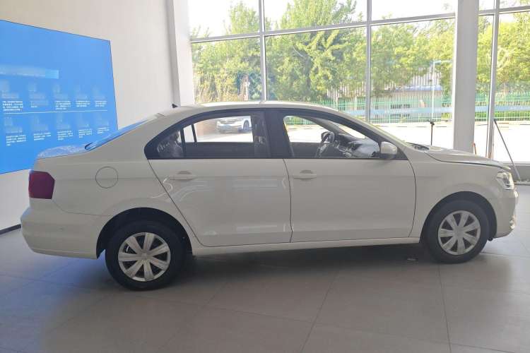 Used Volkswagen Jetta 2017 1.4L Manual Fashion Edition
