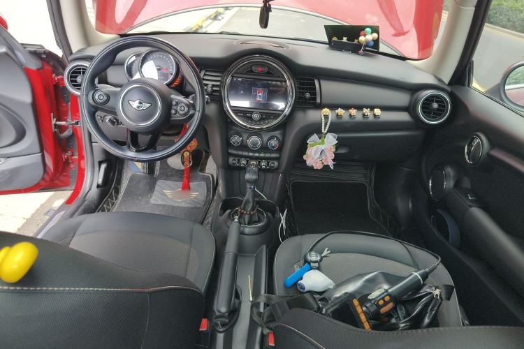 Used MINI 2014 1.2T ONE+ Center Console