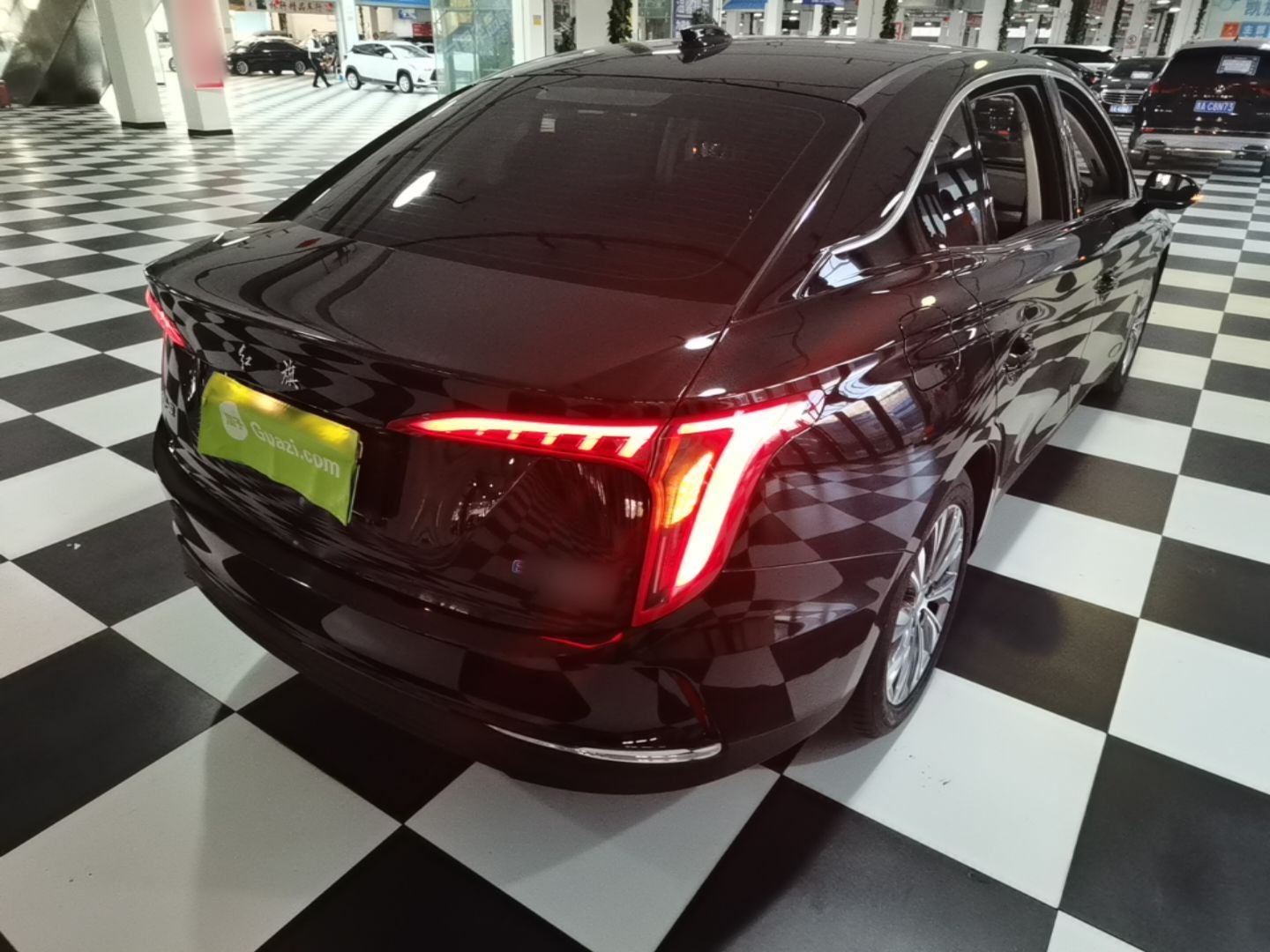 Hongqi E-QM5 2024 610 km PLUS — снимка 6