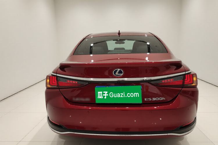 Used Lexus ES 2020 300h Executive Edition
