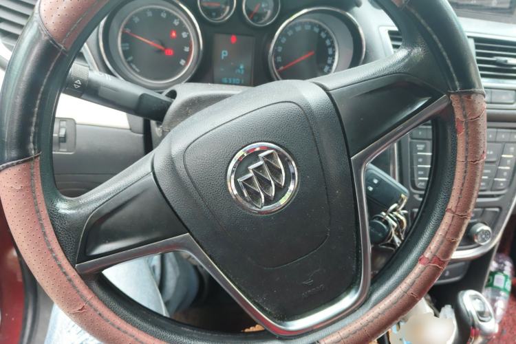 Used Buick Encore 2015 1.4T Automatic Two-Wheel Drive Urban Elite Version Steering Wheel