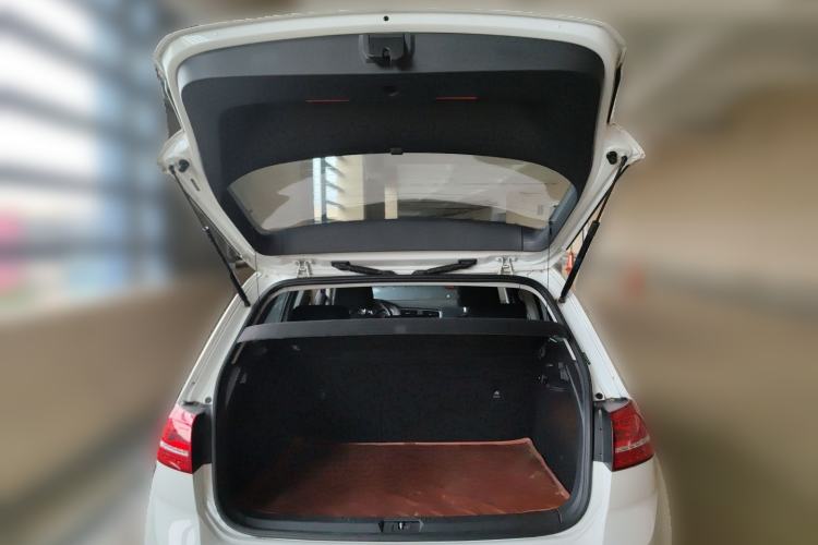 Used Volkswagen Golf 2015 1.6L Manual Fashion Edition