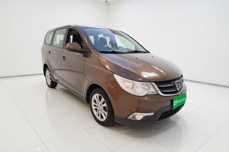 Used Baojun 730 2014 1.5L manual standard trim 7 seats Exterior 2
