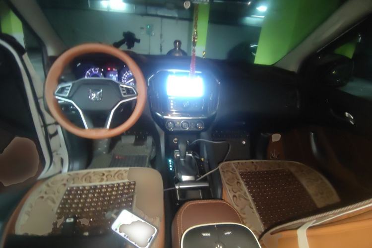 Used JMC Yusheng S350 2016 2.0T Automatic All-Wheel Drive Gasoline Luxury Version with Sunroof 5 Seats Center Console