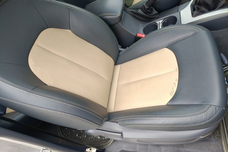 Used Great Wall Wingle 6 2014 2.0T Two-Wheel Drive Navigation Version 4D20B