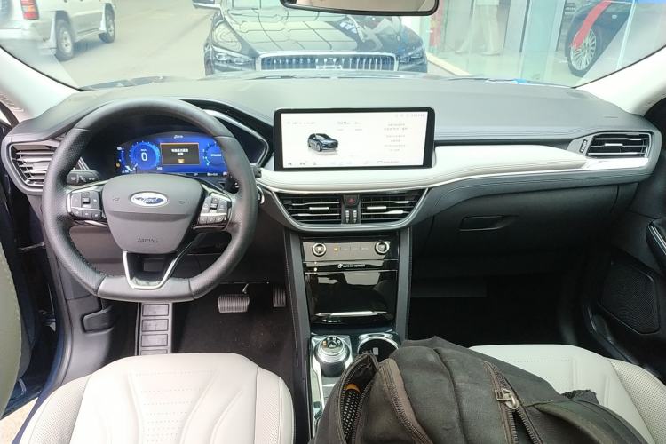 Used Ford Escape 2020 EcoBoost 245 Four-Wheel Drive Luxury Edition Center Console