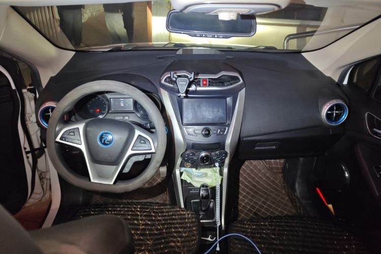 Used BYD Yuan New Energy 2018 EV360 Smart Connected Cool Model Center Console