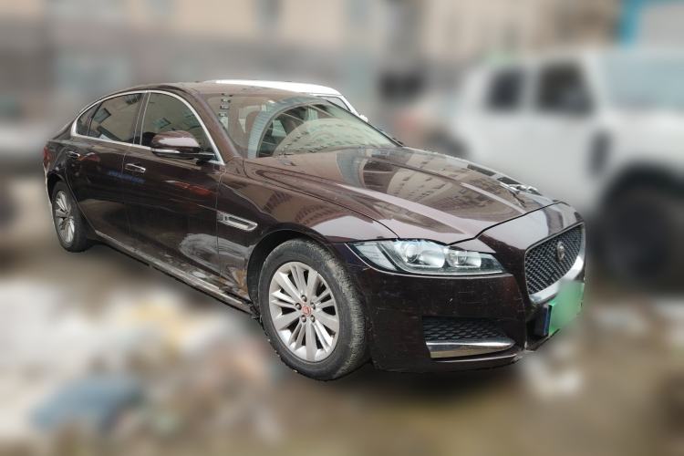 Used Jaguar XFL 2017 XFL 2.0T 240PS Luxury Edition Front Right 45 Deg