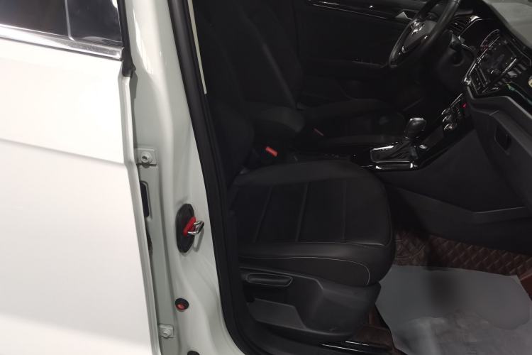 Used Volkswagen T-ROC 2018 280TSI DSG Two-Wheel-Drive Comfort Version China V Standard Right Front Seat