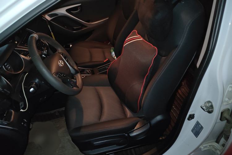 Used Hyundai Elantra (5th Generation / Langdong) 2016 1.6L Automatic Smart Version
