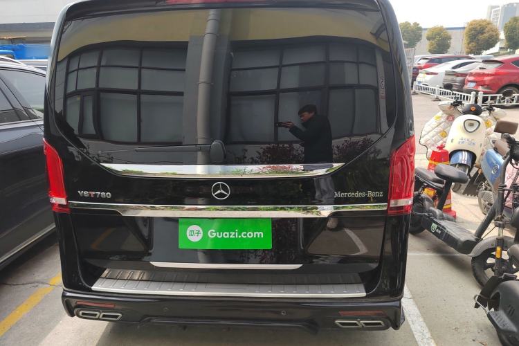 Used Mercedes-Benz V-Class 2016 V 260 Avantgarde Edition
