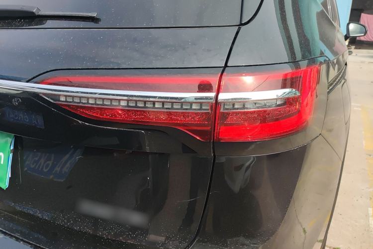 Used Volkswagen Viloran 2024 330TSI Luxury Edition Exterior 3