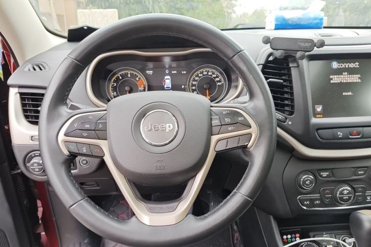 Used Jeep Cherokee 2017 2.4L Excellence Edition
