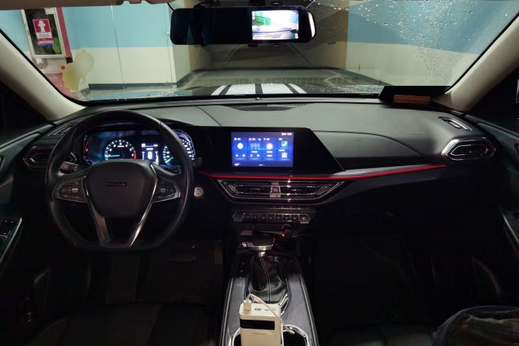 Used CHANGAN OSHAN X5 2021 1.6L CVT Comfort Model Center Console