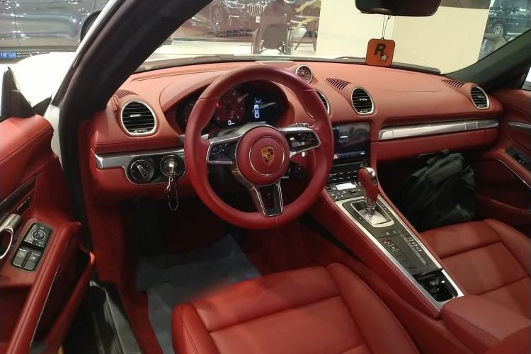 Used Porsche 718 2022 Cayman 2.0T
