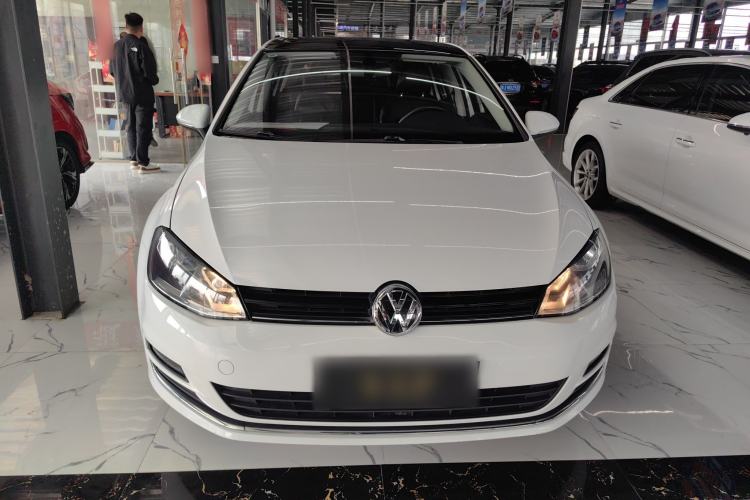 Used Volkswagen Golf 2016 230TSI Automatic Luxury Version
