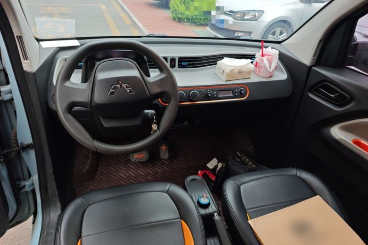 Used Wuling Hongguang MINIEV 2020 Enjoyment Model Lithium Iron Phosphate Center Console