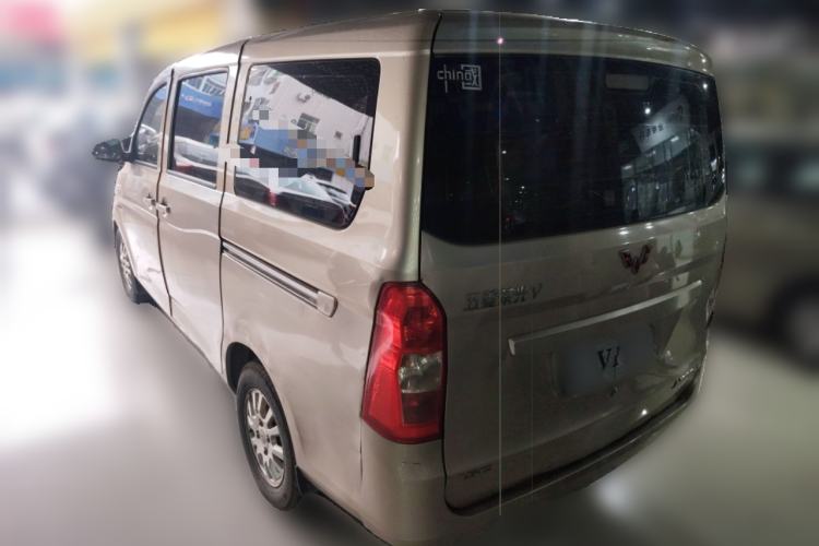 Used Wuling Rongguang V 2016 1.5L Standard Version
