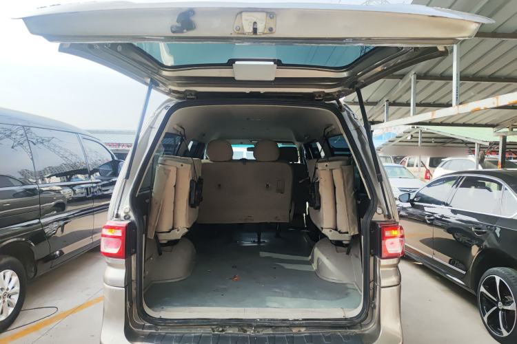 Used FORTHING Lingzhi 2018 M5 1.6L 7-Seater Comfort Model Trunk