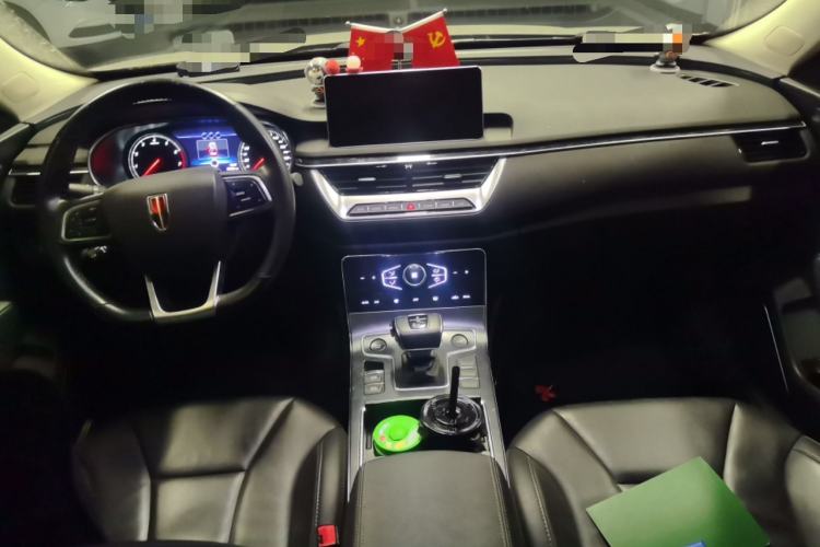 Used Hongqi H5 2022 Classic Model Facelift 1.5T DCT Qiyun Edition Center Console