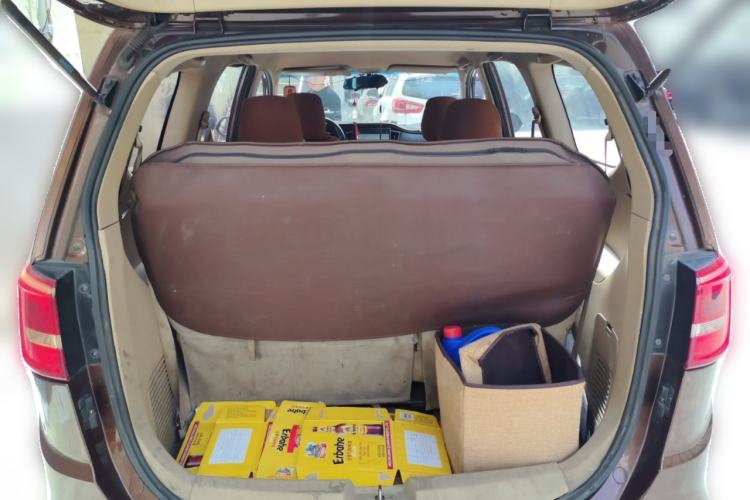Used Baojun 730 2016 1.5L Manual Standard Version 7 Seats Trunk
