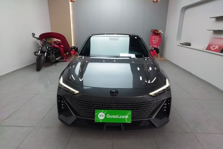 Used CHANGAN UNI-V 2022 1.5T Prestige Version Front