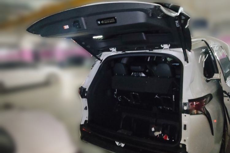 Used Toyota Granvia 2024 2.5L Hybrid Prestige PLUS Four-Wheel Drive Version
