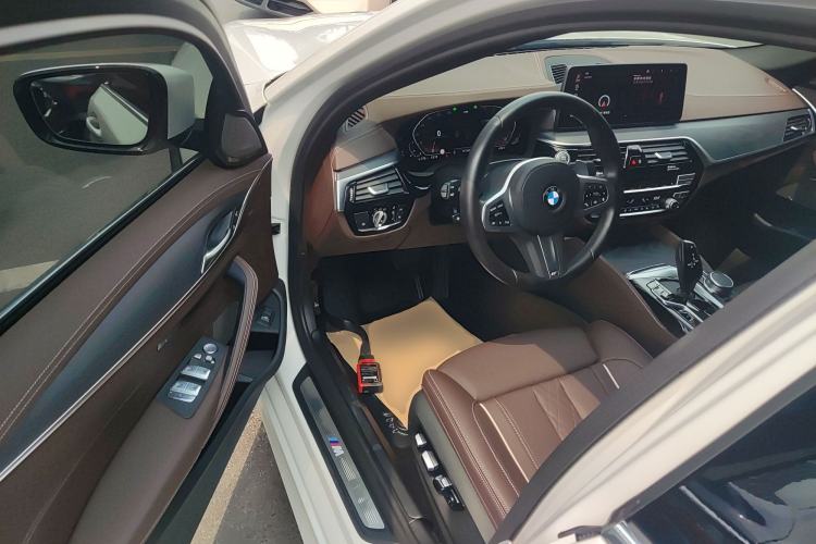 Used BMW 5 Series 2022 Second Facelift 530Li Luxury Version M Sport Package
