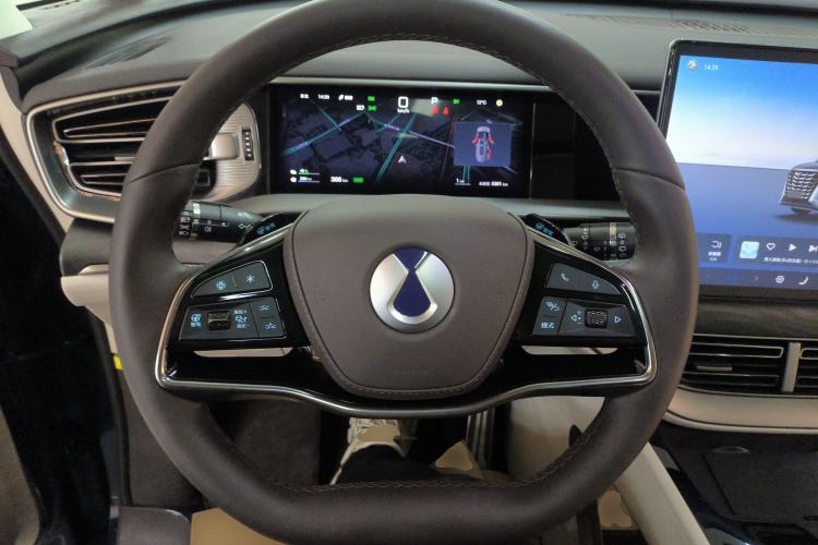 Used Denza D9 2025 DM-i Smart Drive 1020 Four-Wheel Drive Deluxe Model