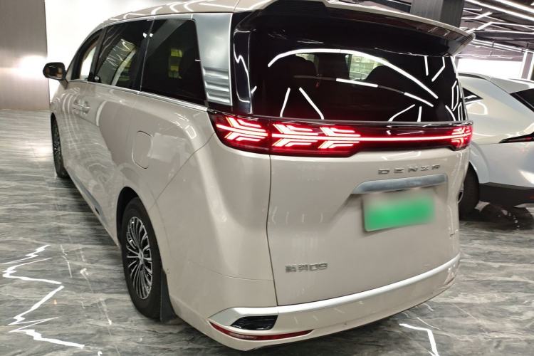 Used Denza D9 2022 DM-i 970 Four-Wheel Drive Flagship Model
