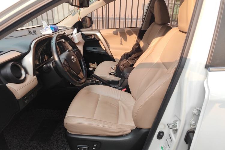 Used Toyota RAV4 2013 2.5L Automatic 4x4 Elite Edition Left Front Seat