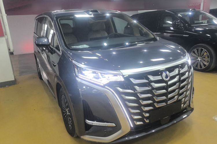 Used Denza D9 2025 DM-i Intelligent Drive 1020 Four-Wheel Drive Prestige Model