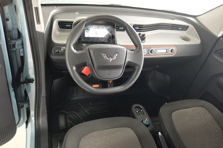 Used Wuling Hongguang MINIEV 2022 Easy Version Lithium Iron Phosphate Center Console