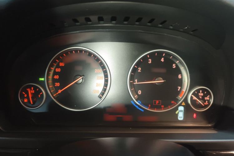 Used BMW 5 Series 2014 525Li Leading Model