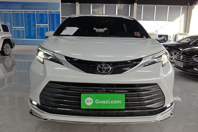 Used Toyota Sienna 2024 2.5L Hybrid Four-Wheel Drive Prestige Edition
