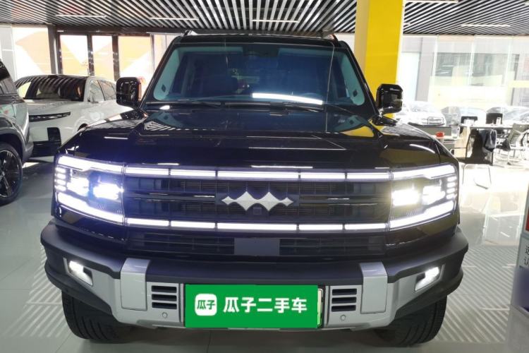 Used Formula Leopard 5 2023 Navigator Edition
