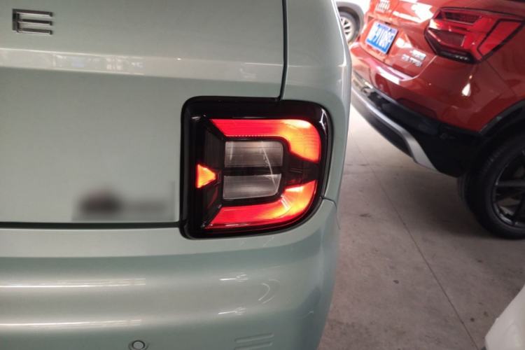 Used Geely Galaxy Panda 2024 Panda Mini 200km Endurance Bear
