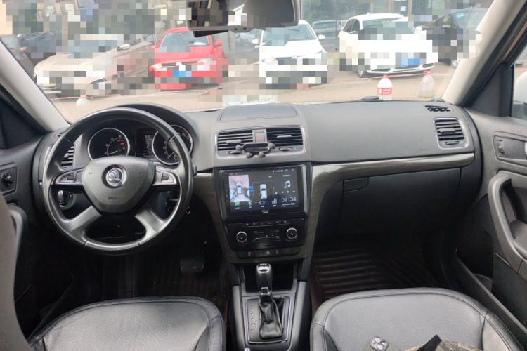 Used Skoda Yeti 2014 1.8TSI DSG All-Wheel Drive Edition Center Console