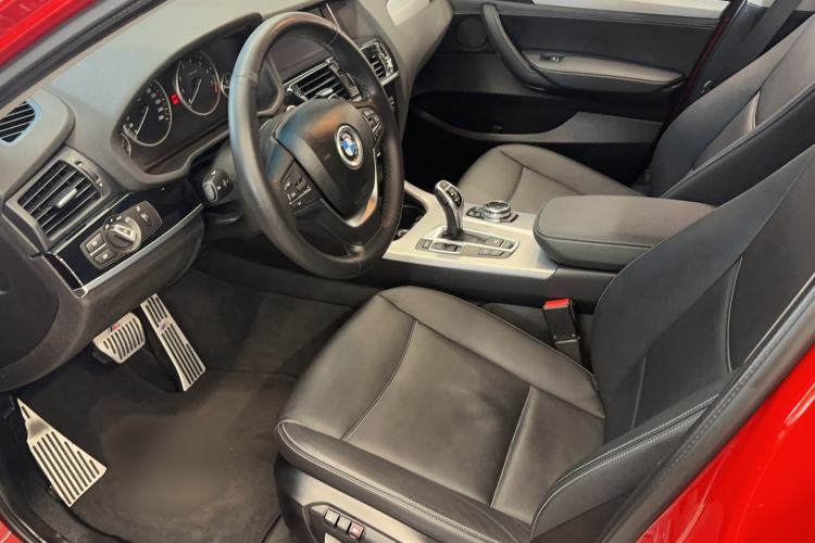 Used BMW X4 2014 xDrive28i Leading Model Interior 2