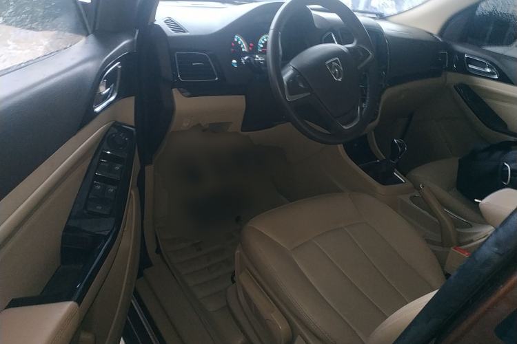 Used Baojun 730 2014 1.5L manual luxury trim 7 seats
