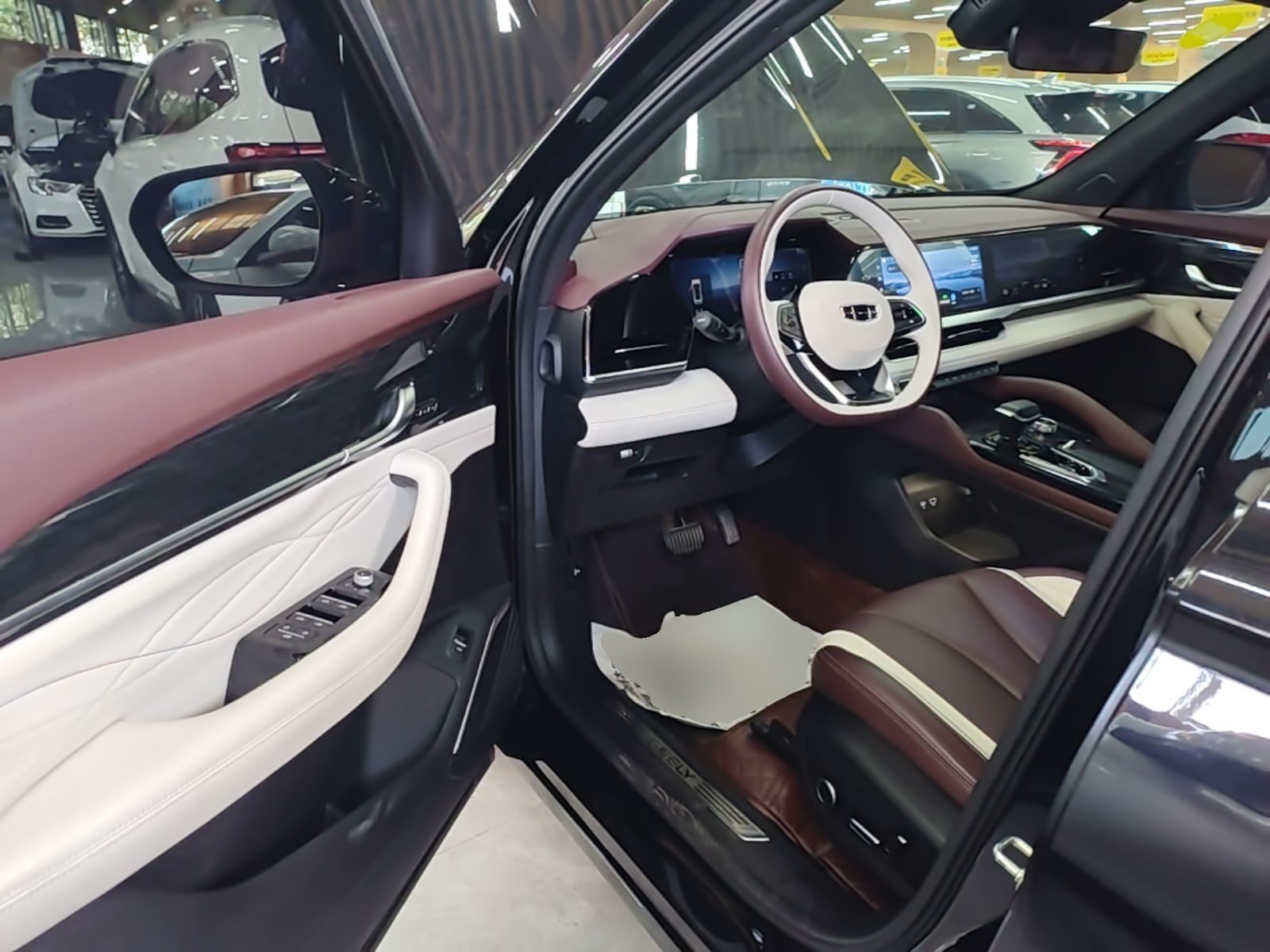Geely Auto Monjaro L 2021 2.0TD DCT EVO Two-Wheel Drive Prestige Version — снимка 18