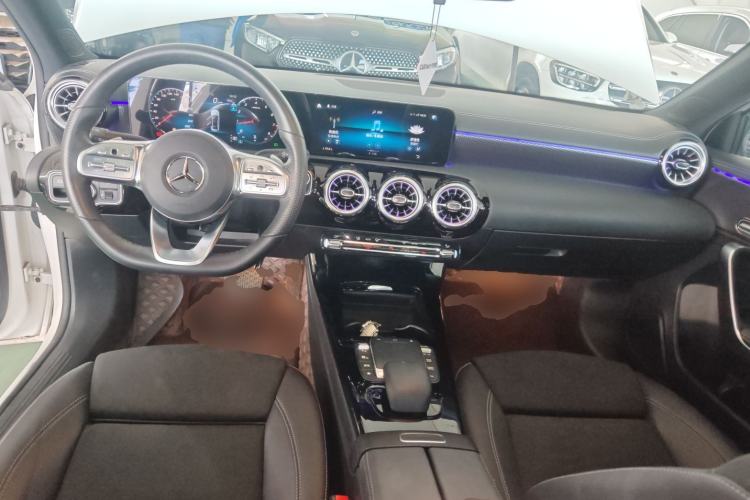 Used Mercedes-Benz A-Class 2022 Revised Version A 200 L Sport Sedan Fashionable Style Center Console