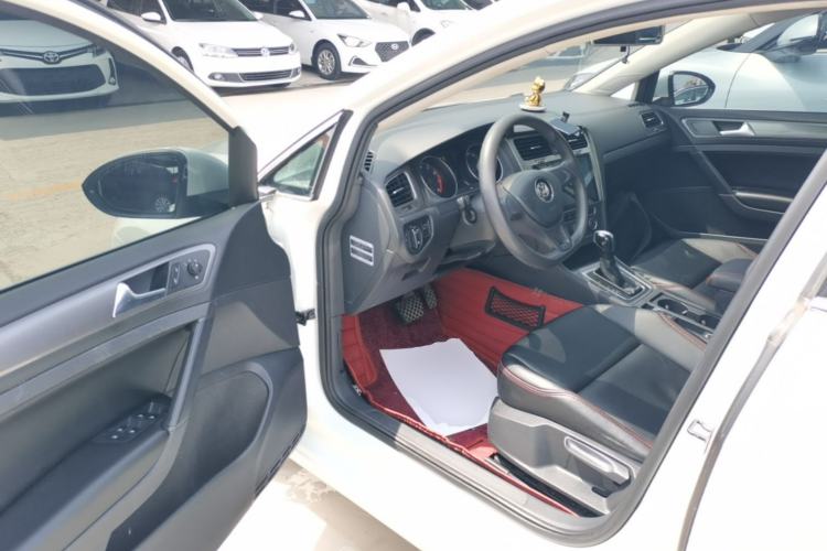 Used Volkswagen Golf 2014 1.6L Automatic Fashion Model
