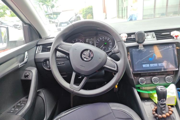 Used Skoda Octavia 2017 Classic Model 1.6L Automatic Comfort Edition
