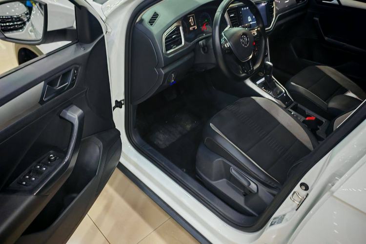 Used Volkswagen T-ROC 2018 280TSI DSG Two-Wheel Drive Advanced Version China V Emission Standard