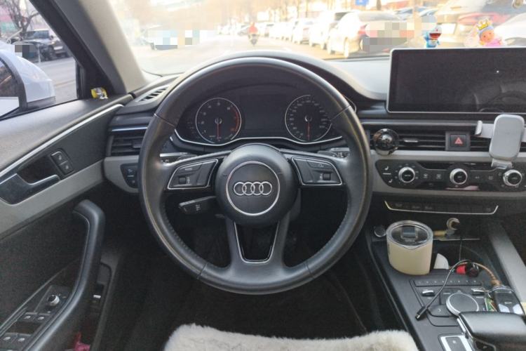 Used Audi A4L 2017 Plus 40 TFSI Ambition Model Steering Wheel